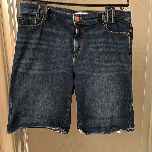 Loft Curvy Frayed Hem Shorts, Medium Wash, Sz 14 - Picture 4 of 4